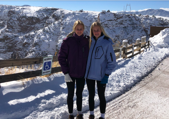 Identical twins Lena and Marlo Slater on a trip together. They are best friends. 